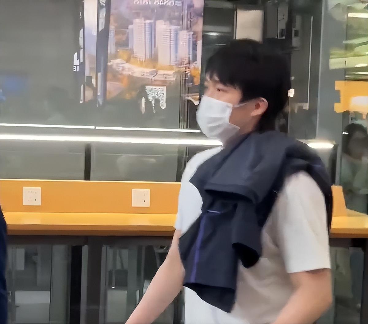 乐鱼体育app下载-国乒凯旋曝光！王楚钦彰显自信，孙颖莎飒爽，回成都备战世乒赛