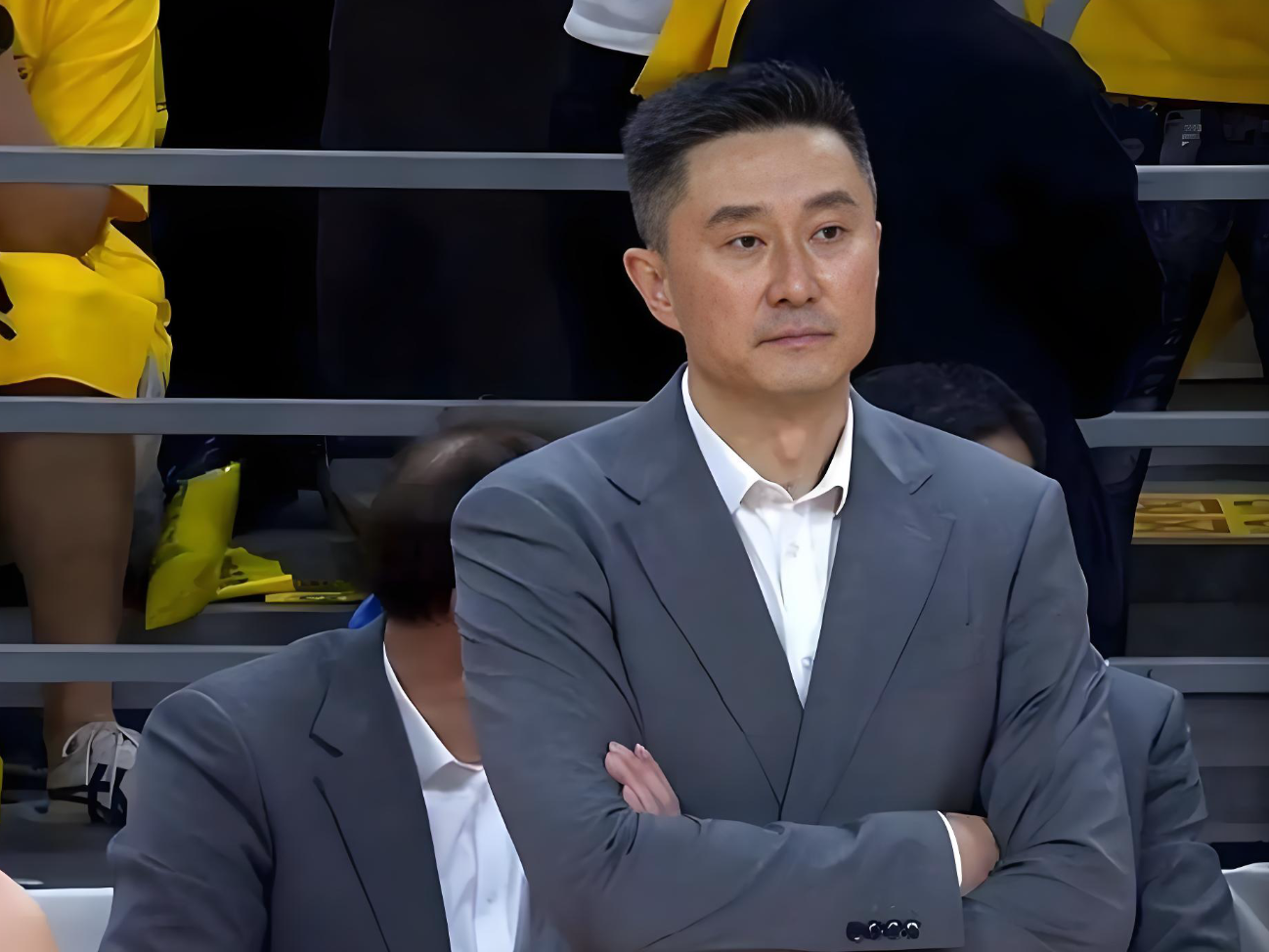 乐鱼体育官方网站-杜锋给广东队球员开动员会！