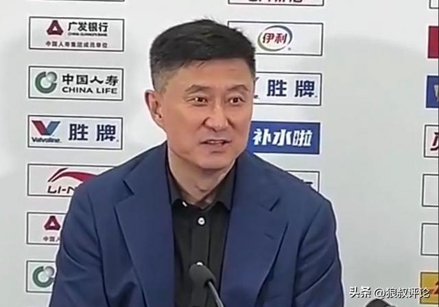 乐鱼体育官方入口-杜锋：出局无遗憾 我们拿了11个总冠军 很多队伍都没有拿过总冠军